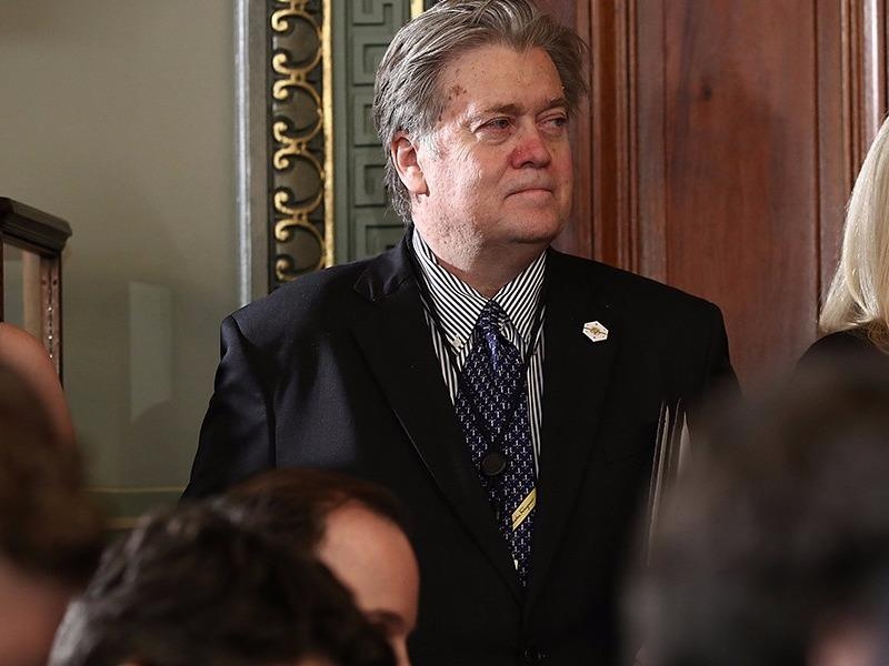 Ong trum dung sau nhung quyet dinh tranh cai cua Trump hinh anh