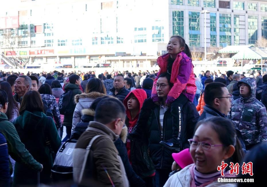 dan Trung Quoc do ve thanh pho sau Tet anh 3