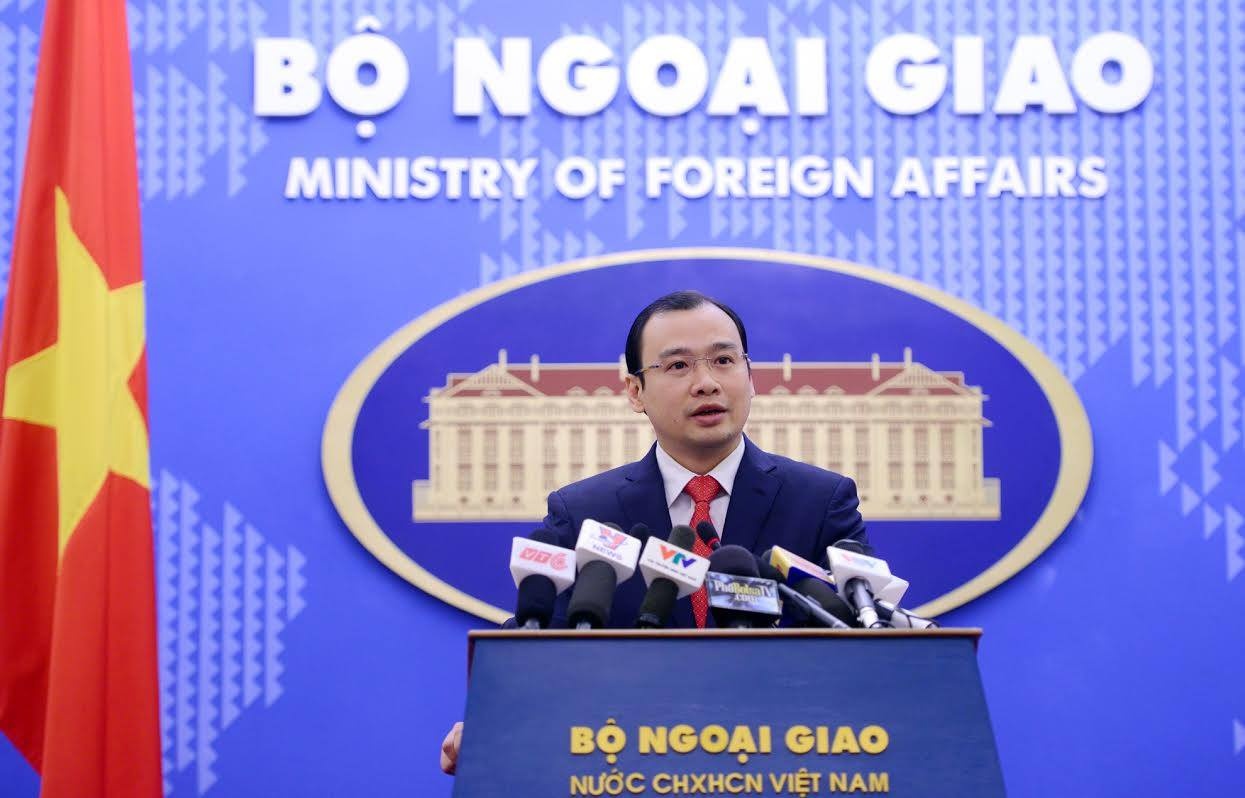 Nguoi phat ngon Bo Ngoai giao noi ve hop phap hoa ca do hinh anh