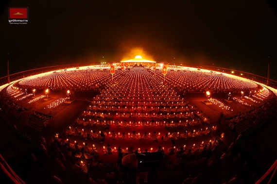 Ngoi chua quyen luc cua su Thai bi to tham nhung hinh anh