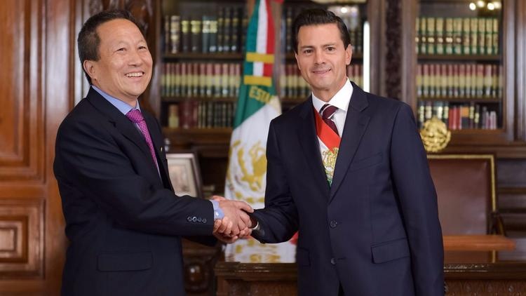 Huong ung keu goi cua Trump, Mexico truc xuat dai su Trieu Tien hinh anh