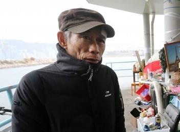 Hong Kong: Nguoi vo gia cu bi buoc roi noi tru ngu giua troi lanh hinh anh