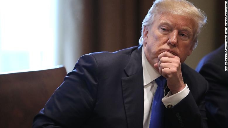 70 bac si doi kiem tra than kinh Tong thong Trump hinh anh