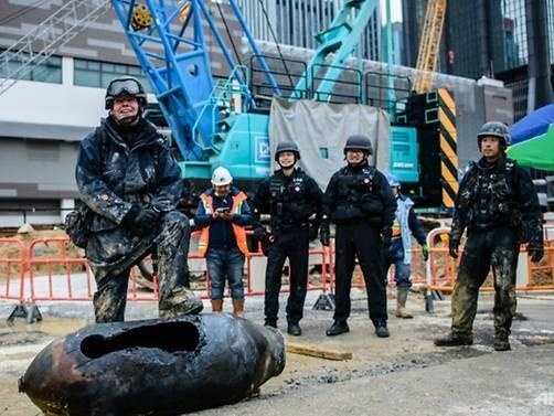 50 gio nghet tho cua nhung anh hung pha bom o Hong Kong hinh anh