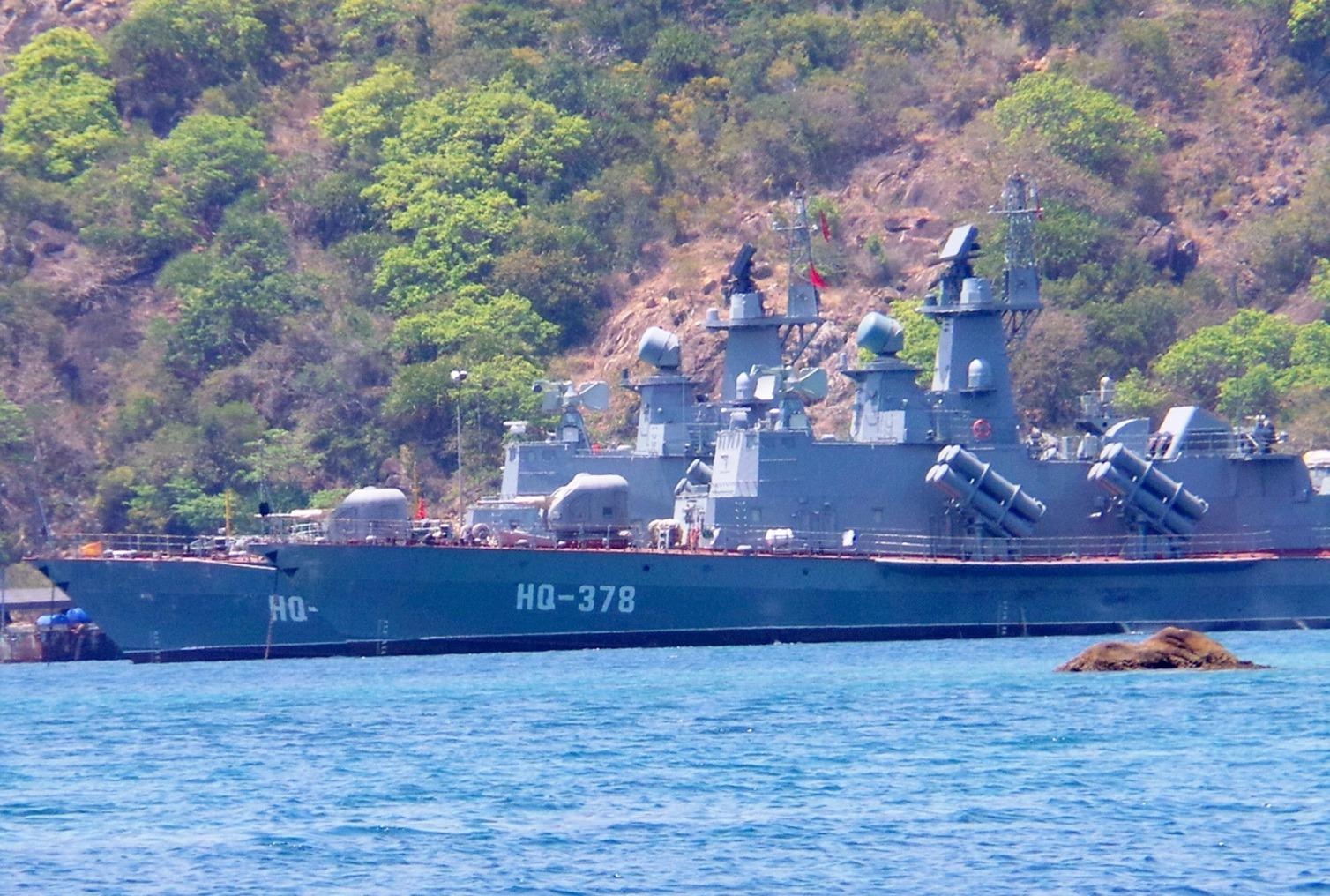 Cam Ranh: Bau vat thien nhien thanh don bay chien luoc hinh anh