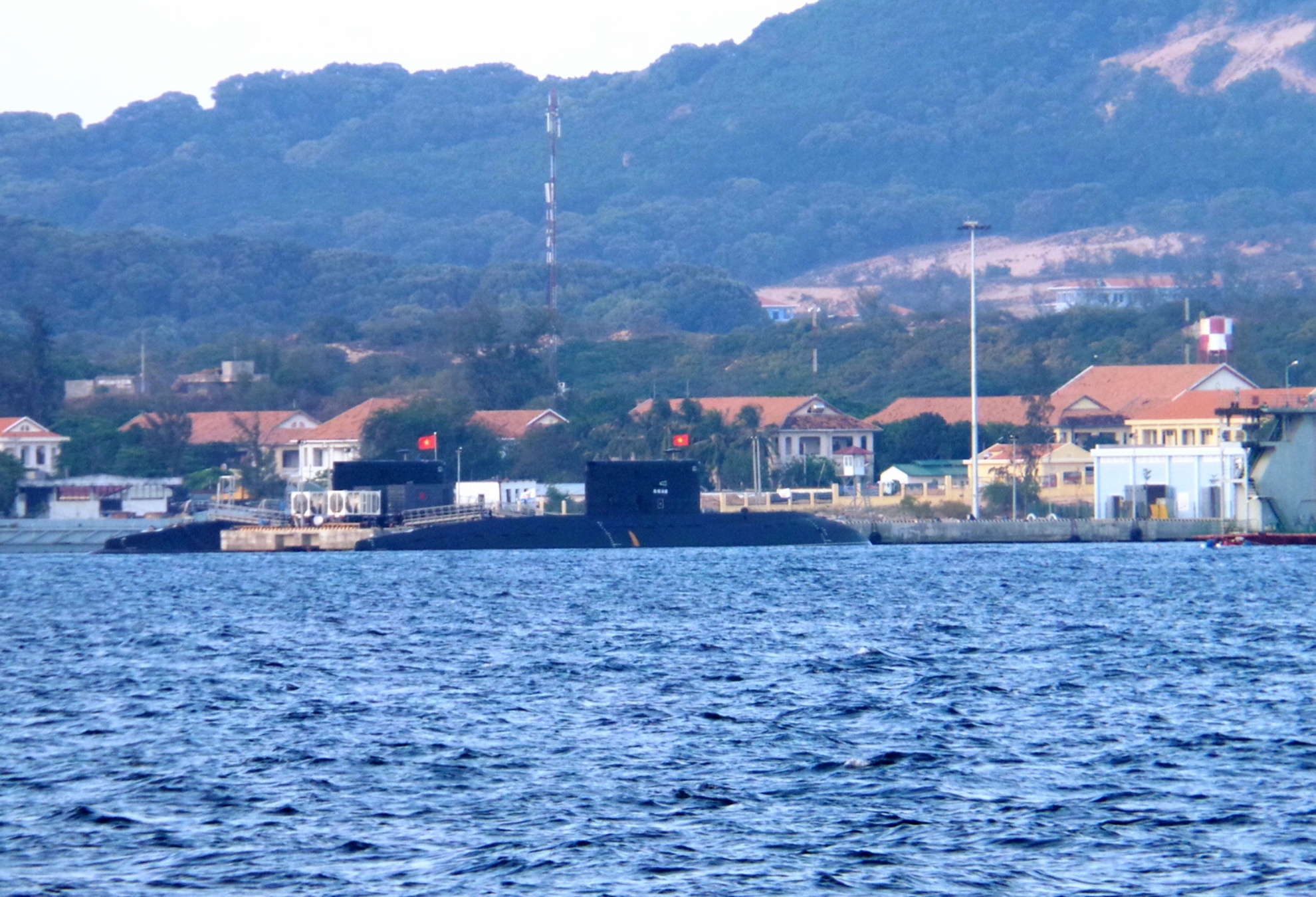 Cang quoc te Cam Ranh la tai san chien luoc anh 1