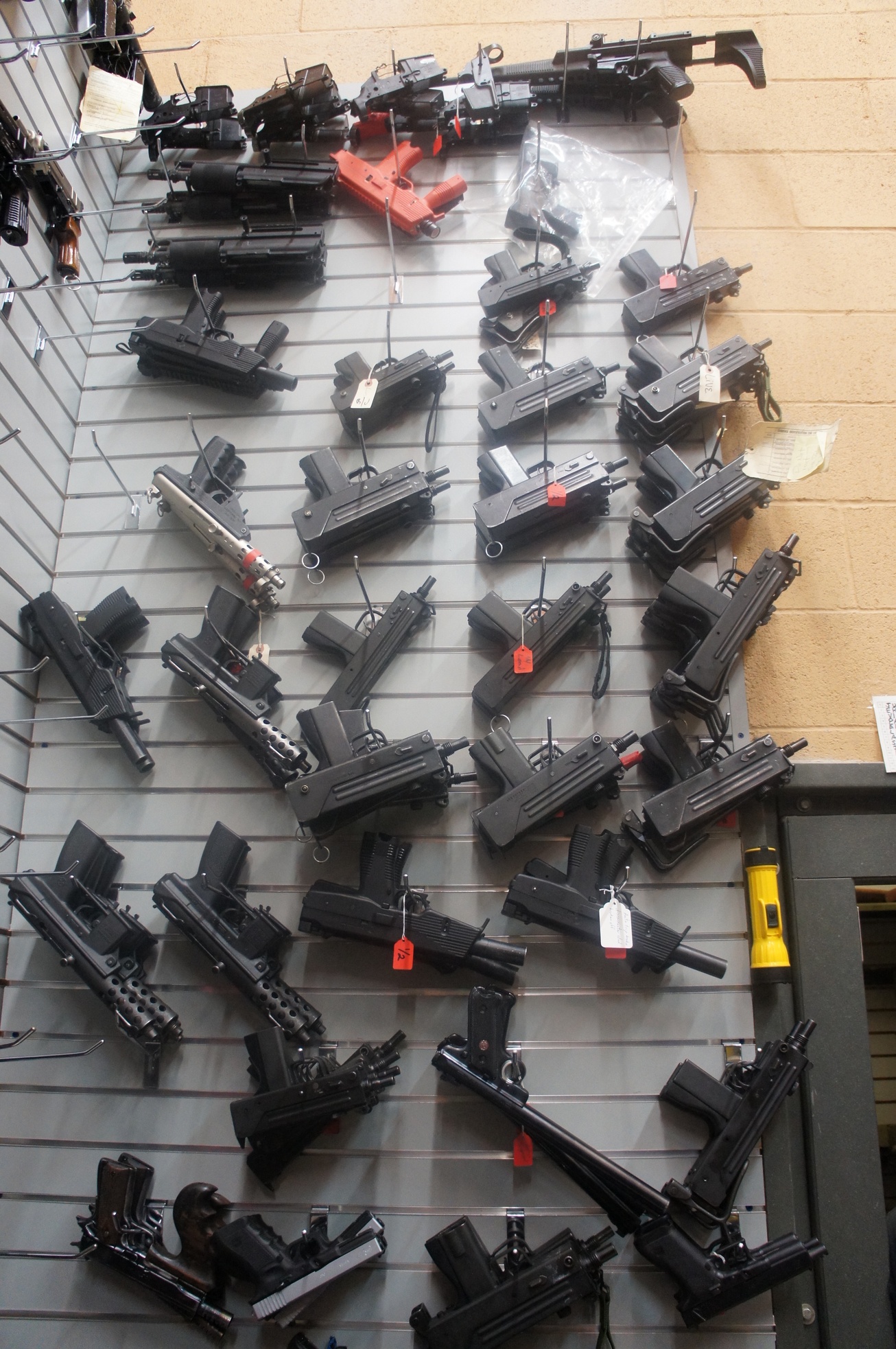 Hollywood ne cac vu xa sung hang loat anh 3