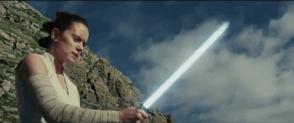 Gioi phe binh ca ngoi ‘Star Wars’, khan gia phan ung trai nguoc hinh anh