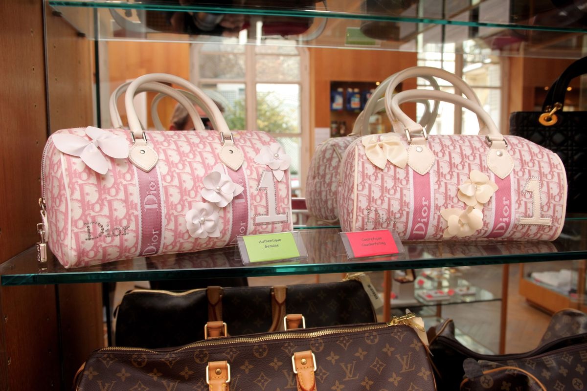 Tại sao mua hàng nhái giá cao ảnh 3 Tai sao mua hang nhai gia cao anh 3