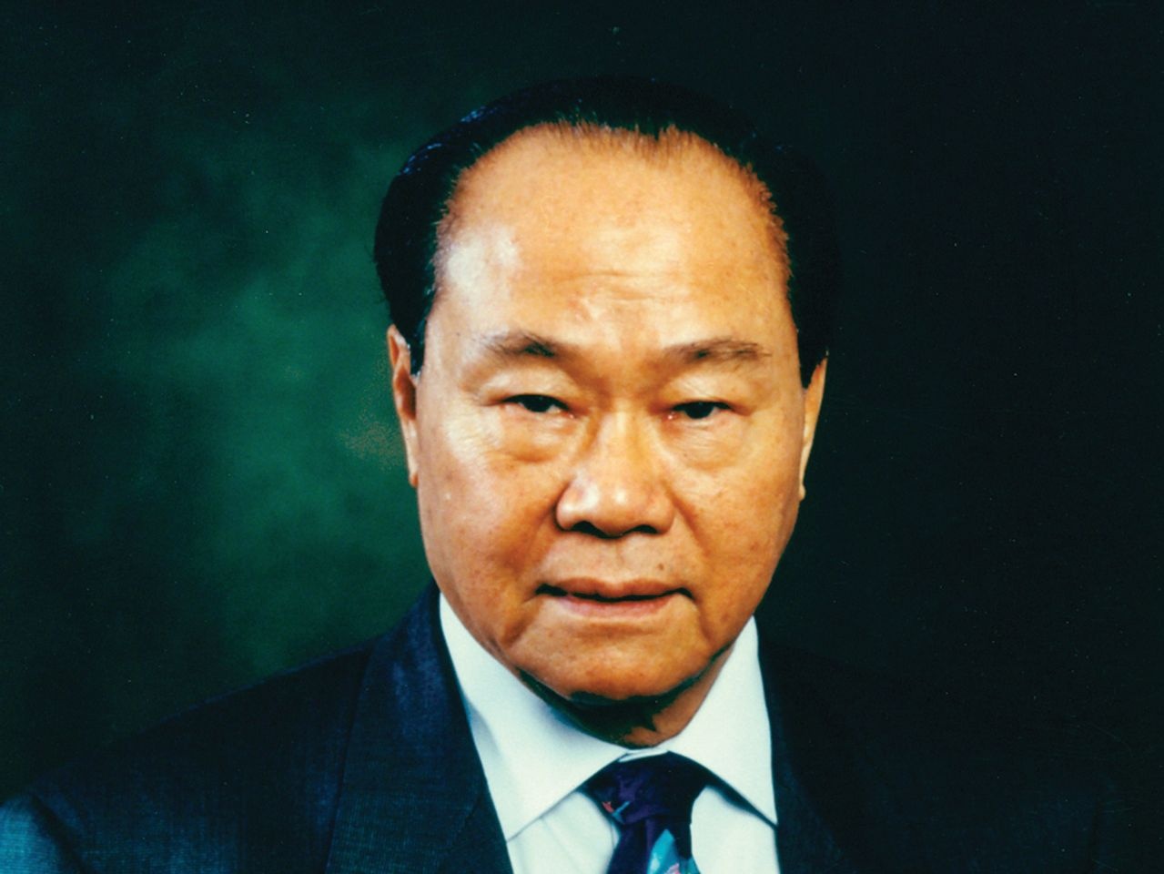 Gia toc 30 ty USD chuyen giao quyen luc anh 2