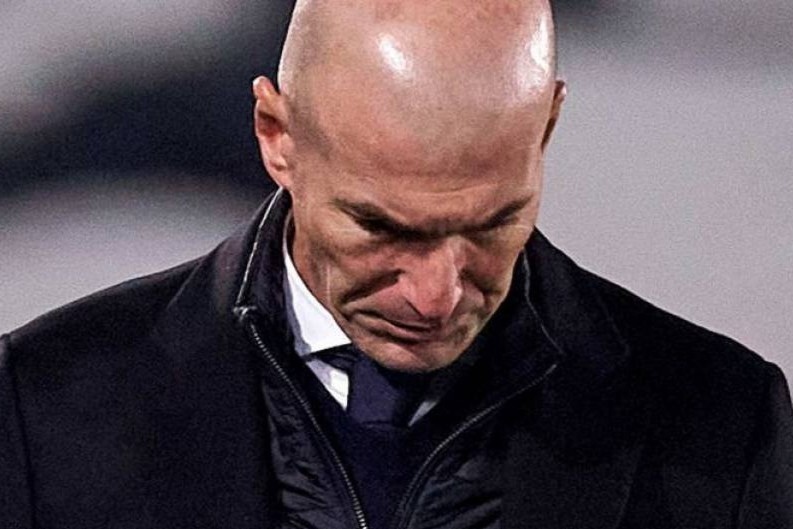 HLV Zidane doi dien tuong lai bat on hinh anh