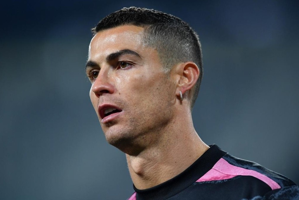 'Benzema rat no luc, nhung khong phai la Ronaldo' hinh anh