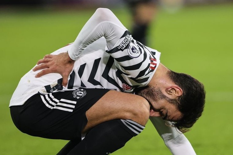 Man United gap van de noi tai va cai hoa ben ngoai hinh anh