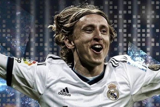 Dang cap cua Modric cuu Real khoi be mat hinh anh