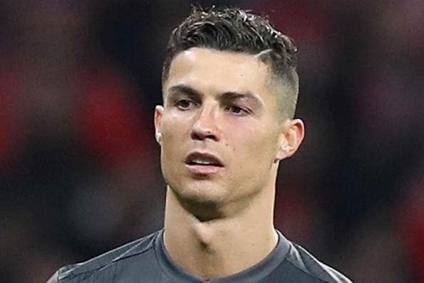 Ronaldo dau Messi va Lewandowski o FIFA The Best 2020 hinh anh