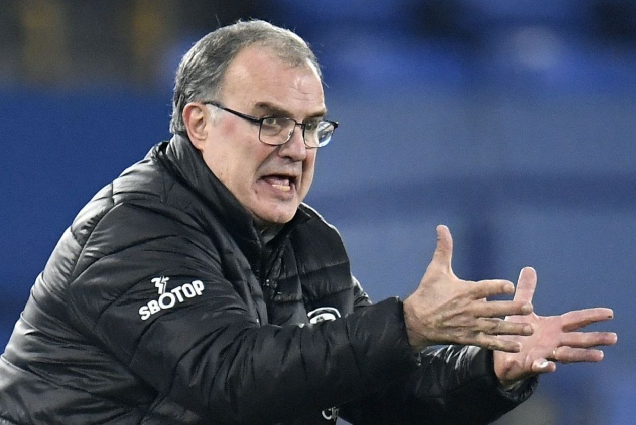 Leeds nem trai dang vi ngay tho o Premier League hinh anh