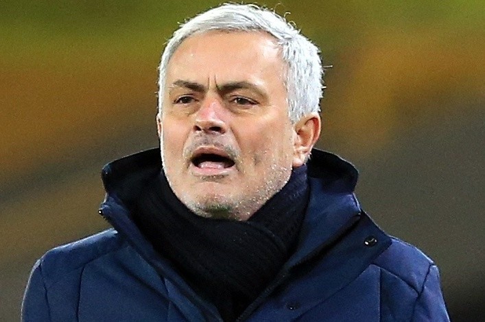 Su loi thoi cua Mourinho khien Tottenham tra gia hinh anh