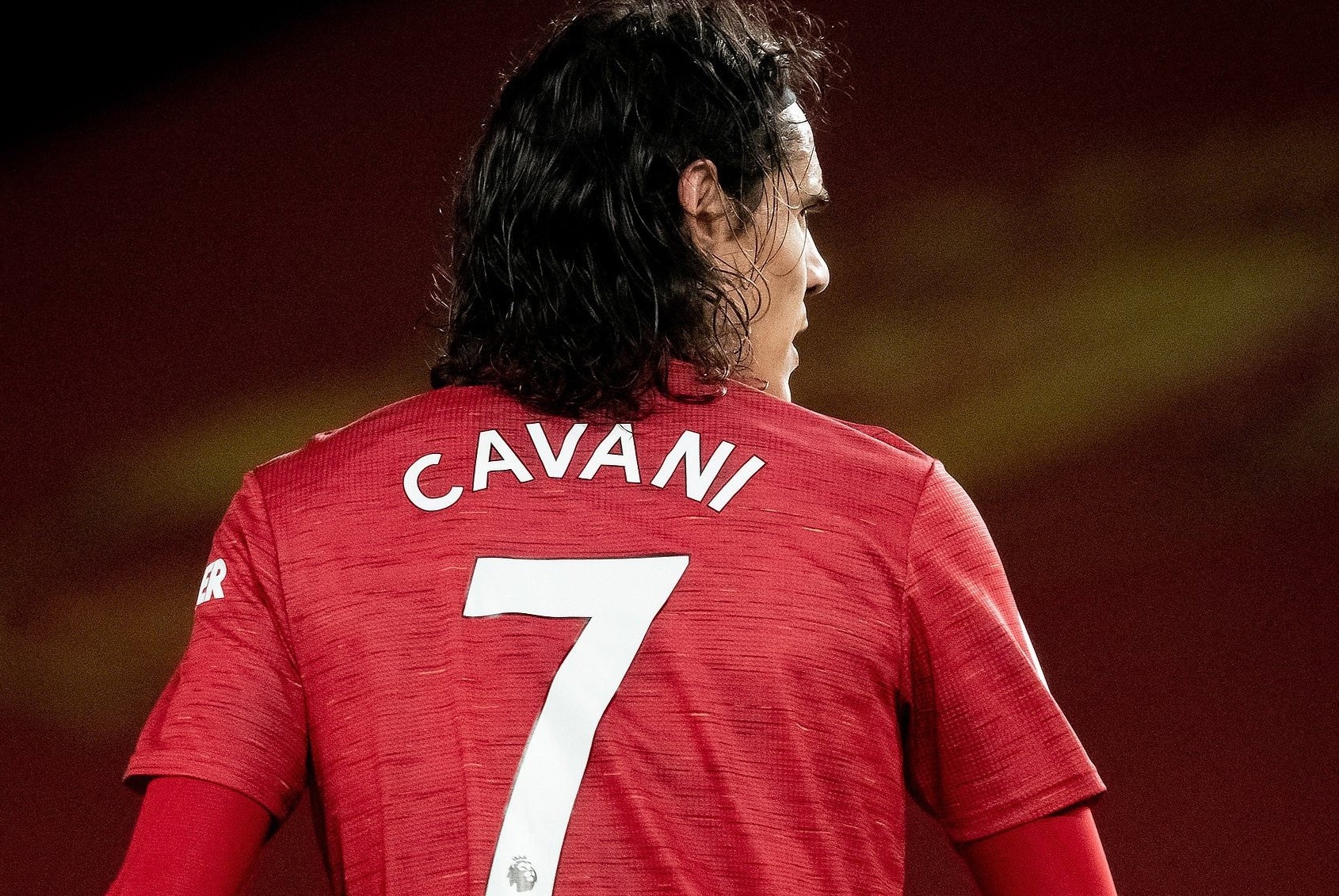 Cavani nhan an phat cam thi dau 3 tran truoc nam moi 2021 hinh anh