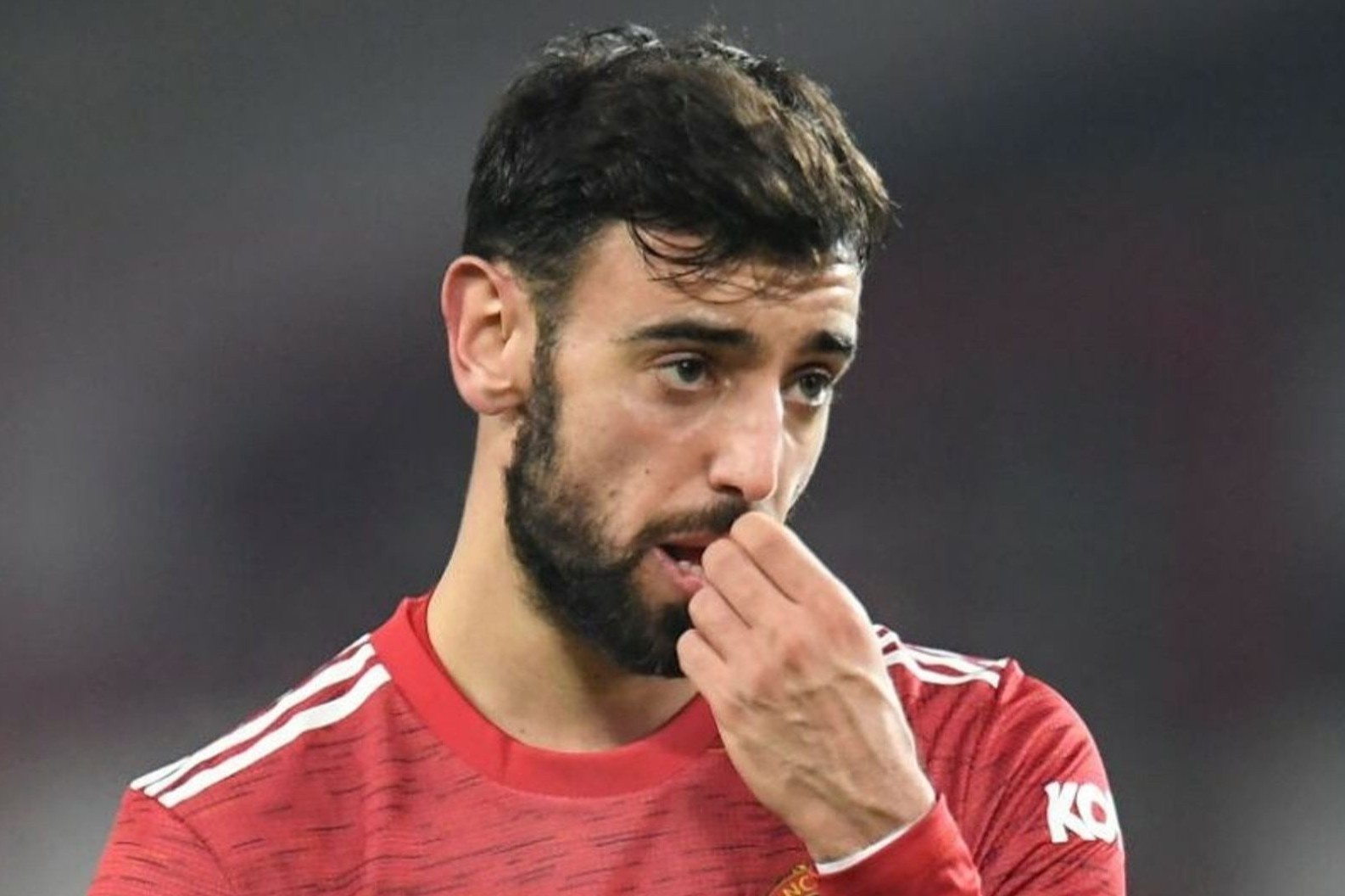 Bruno Fernandes hay, nhung chua du xuat sac nhu Cantona hinh anh
