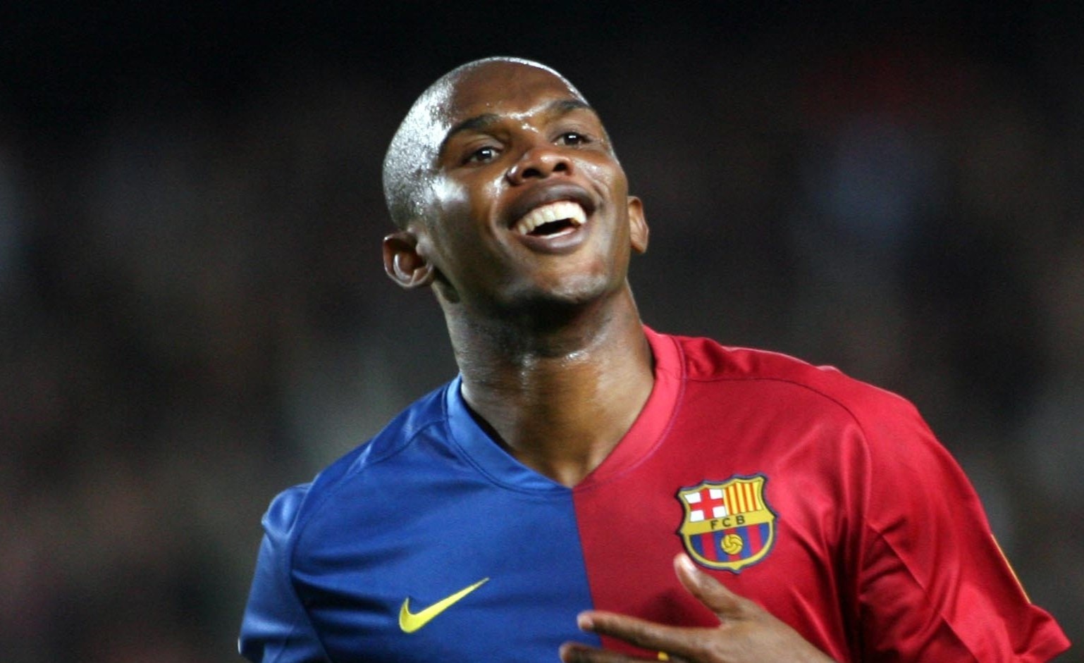 Eto'o chi ra nguoi ke thua Messi o Barca hinh anh