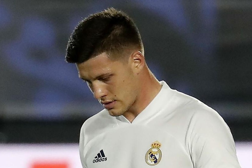 Ly do khien tien dao 60 trieu euro phai roi khoi Real hinh anh