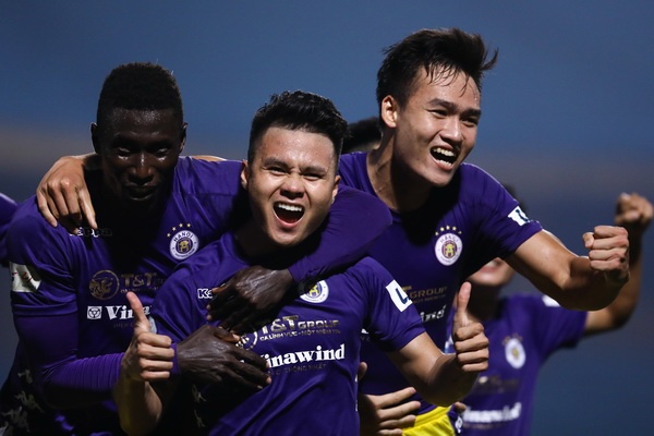 CLB Ha Noi bay cao khi nhe ganh truoc them V.League 2021 hinh anh