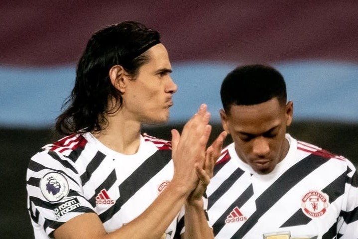 Cavani dang khien Martial be mat o Man Utd hinh anh