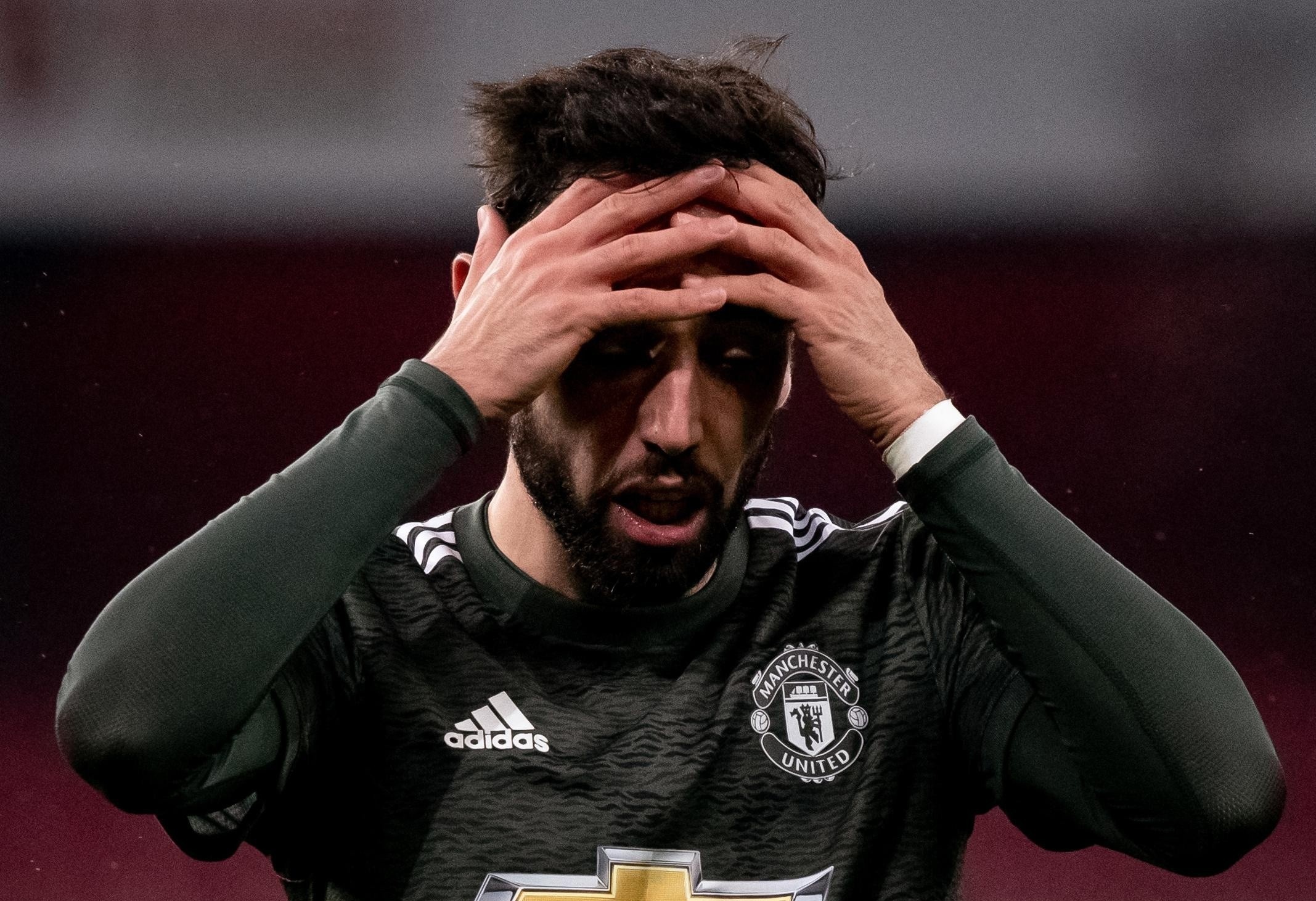 Man Utd va cai gia phai tra hinh anh