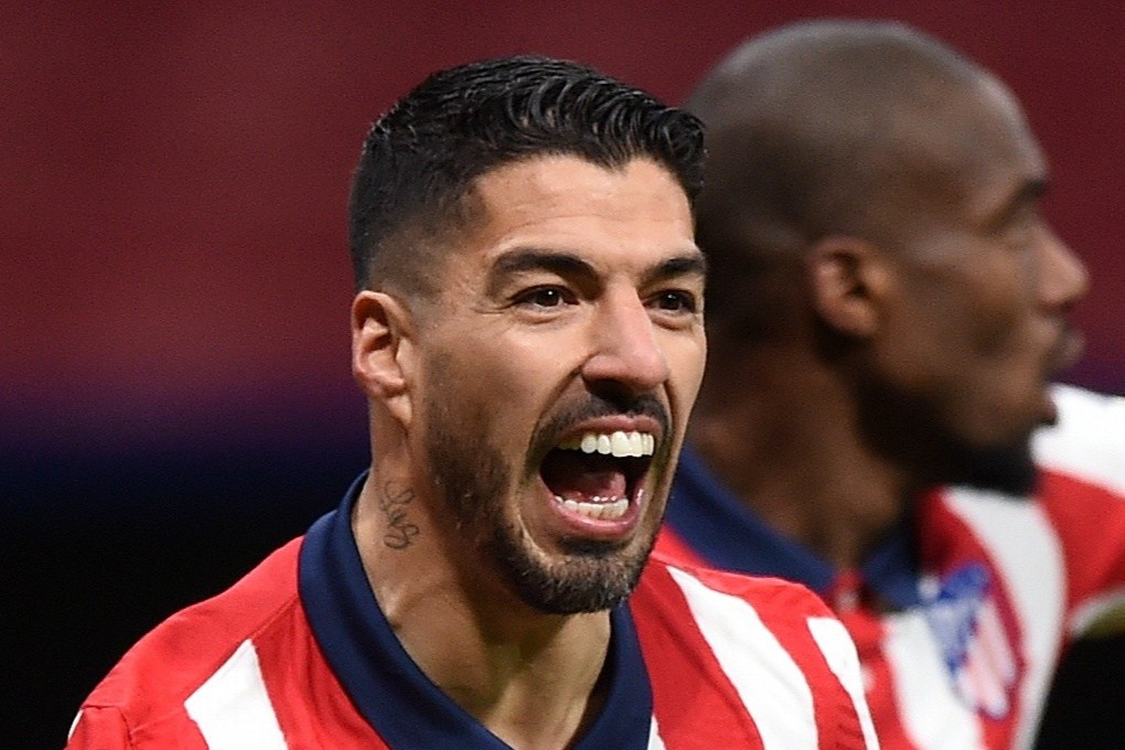 Dang sau su hoi sinh cua Luis Suarez hinh anh