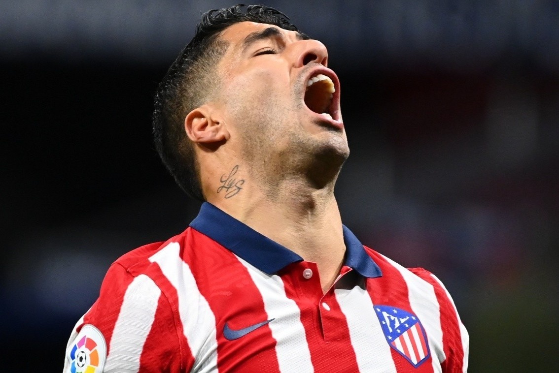 Cho con thinh no cua Suarez truoc Real hinh anh