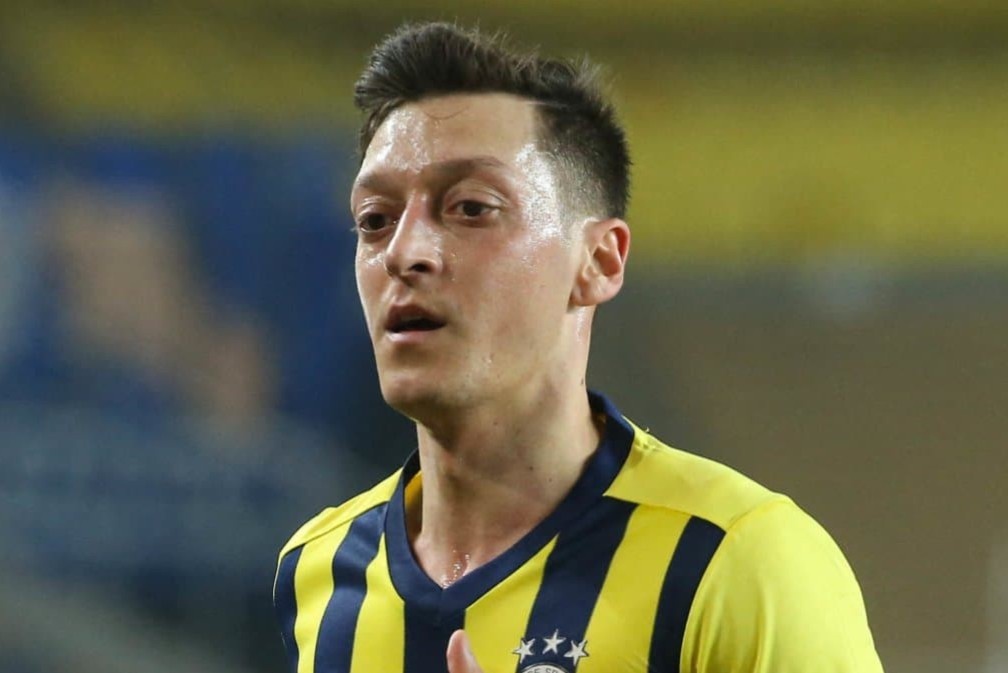 Bi kich cua Ozil o Fenerbahce hinh anh