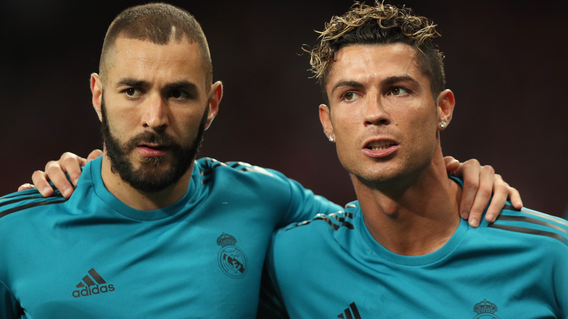 Benzema khong song duoi bong Ronaldo hinh anh