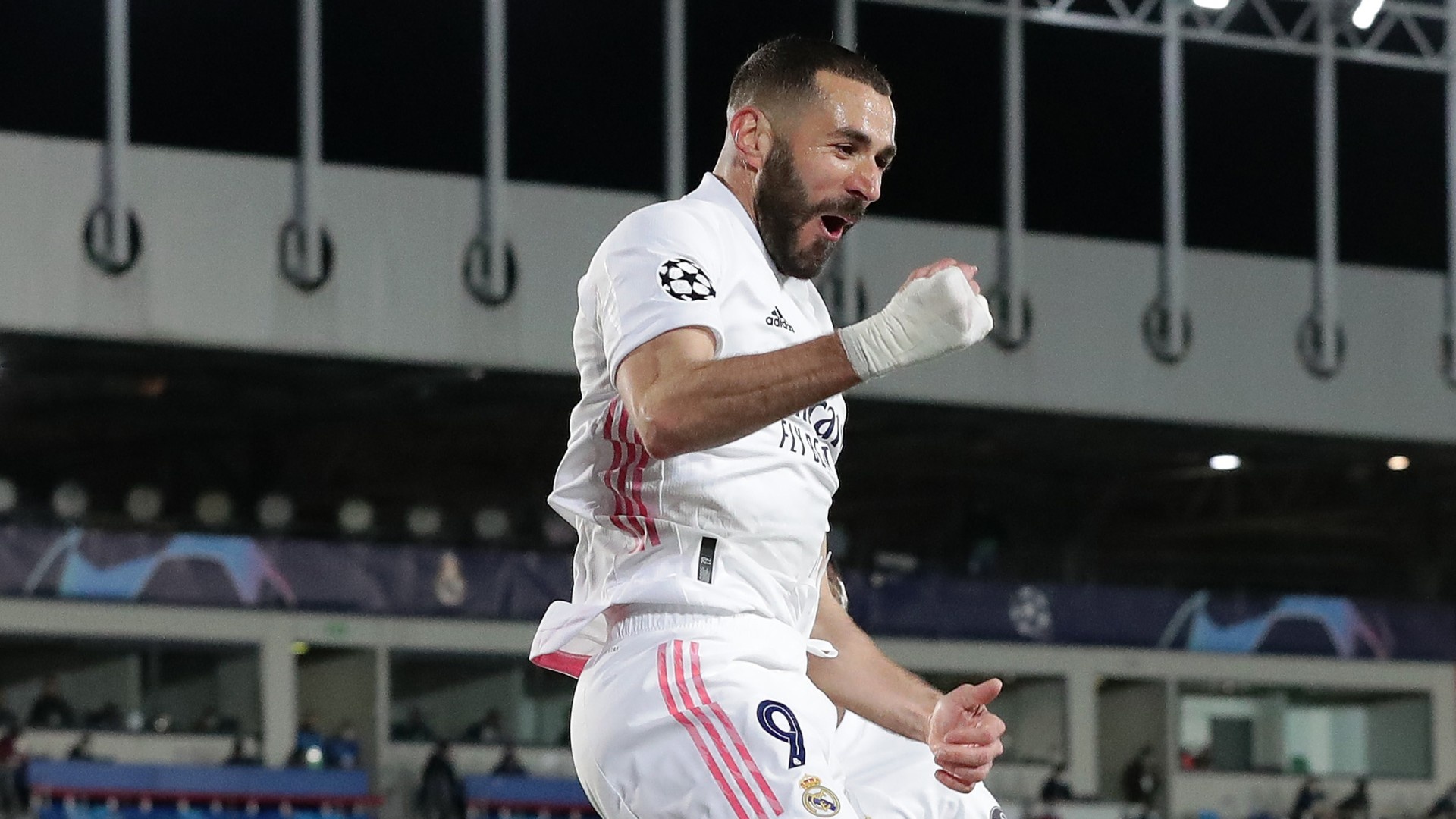 Real Madrid choi mot tran qua hay hinh anh