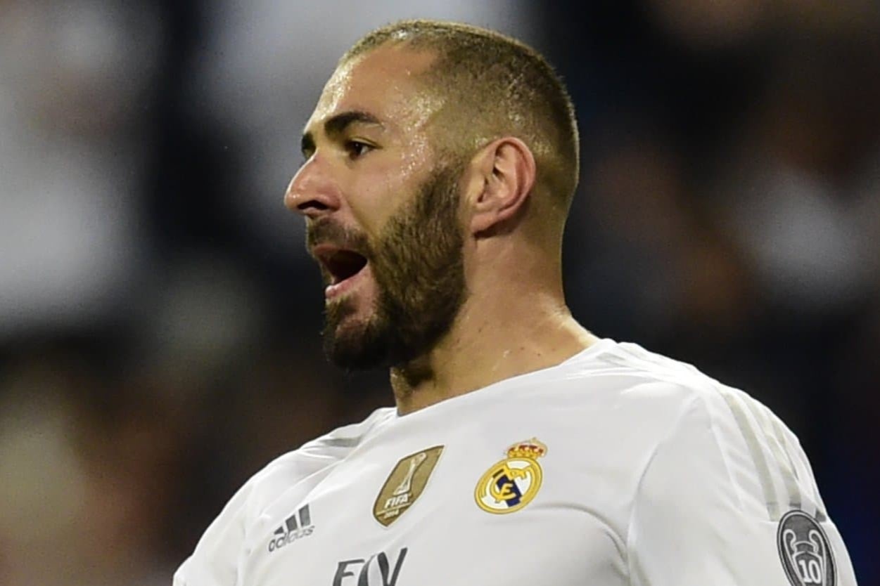 Benzema dang qua xuat sac hinh anh