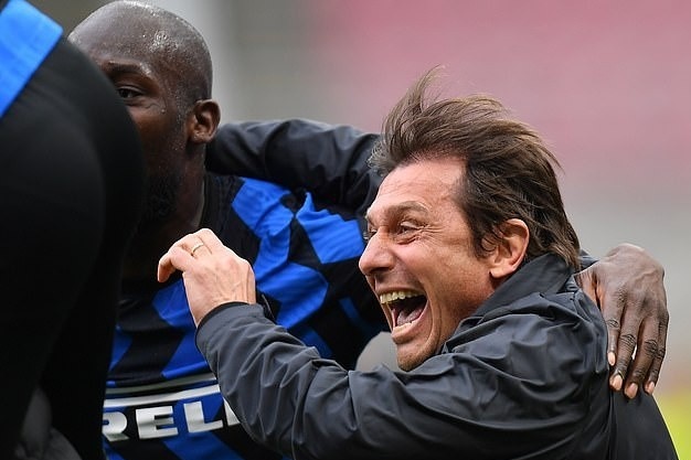 Cau thu Inter vo oa khi thang 11 tran lien tiep hinh anh