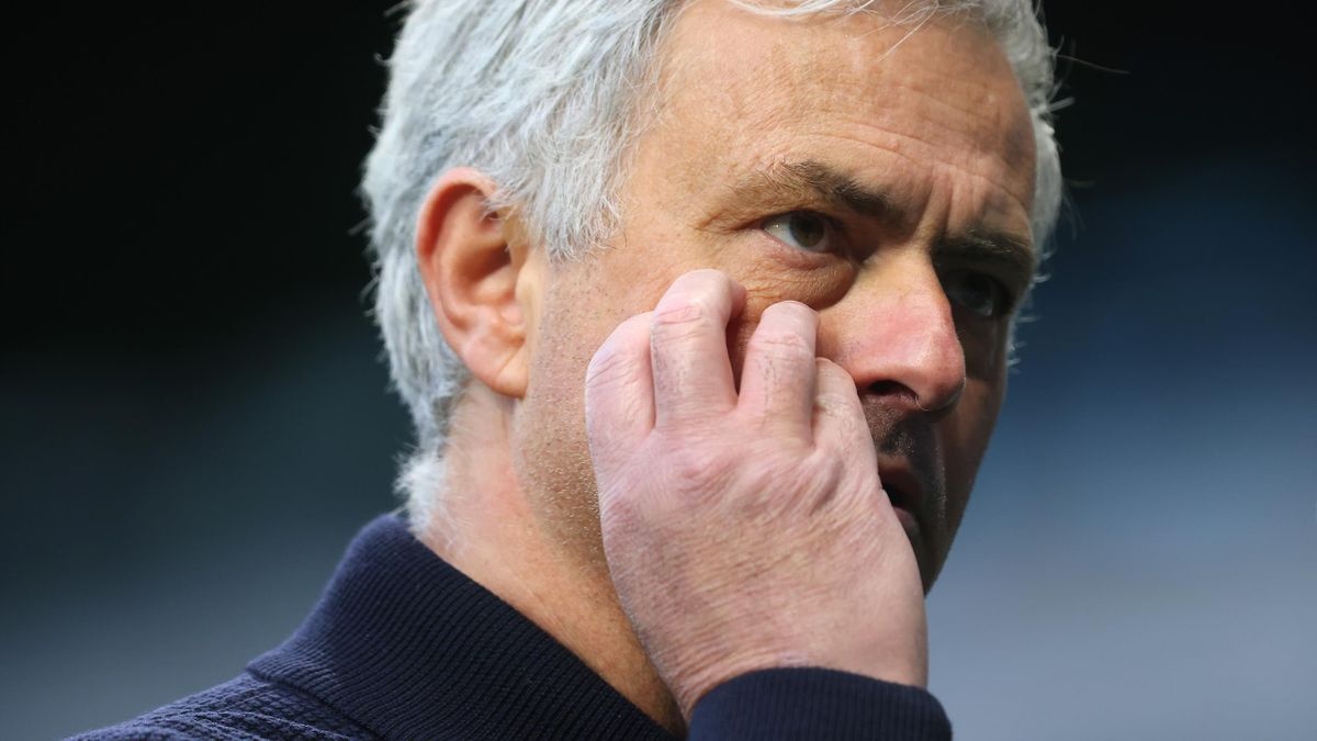 Khong ai cuu duoc Mourinho hinh anh