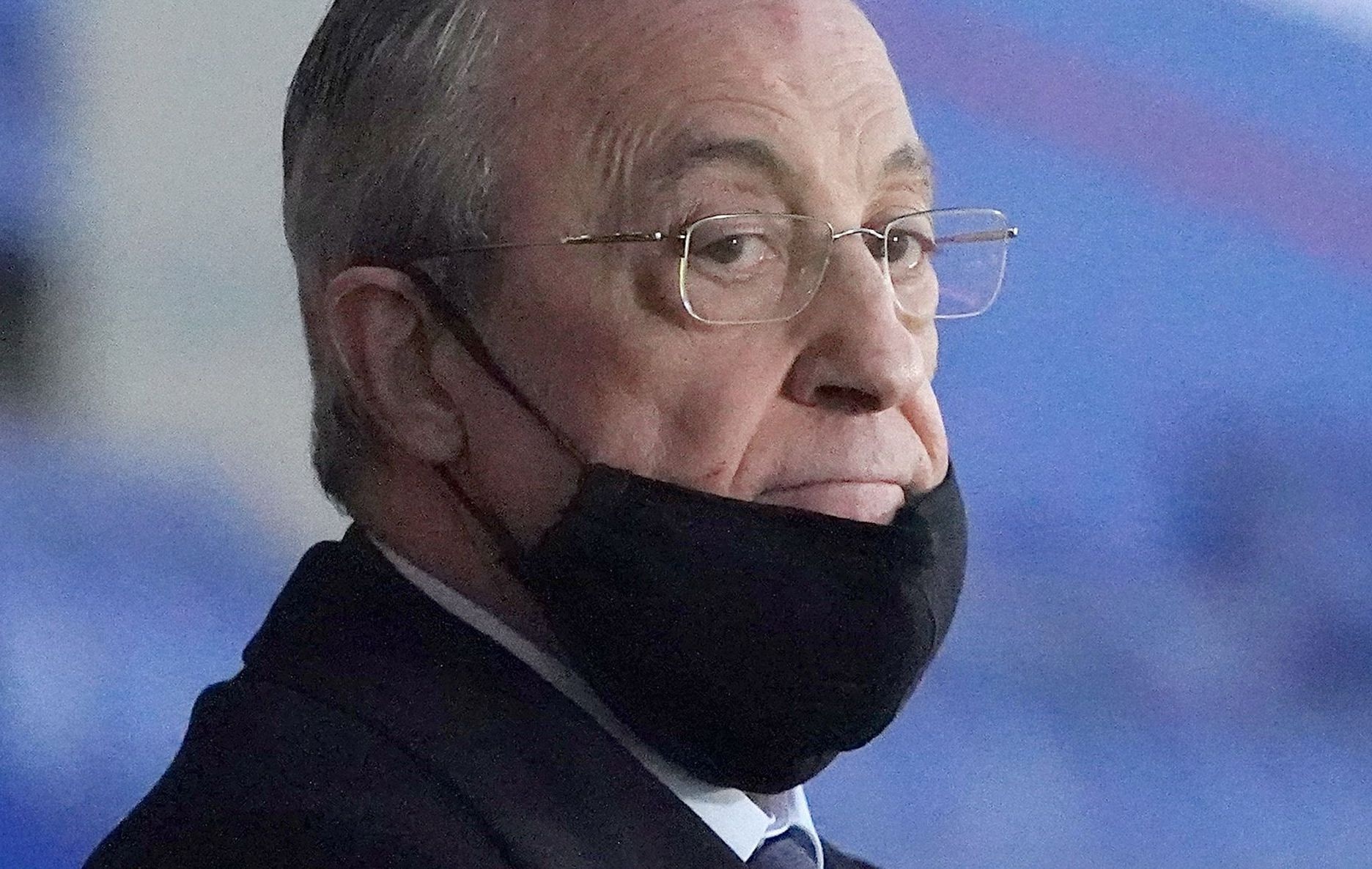 Vi sao chu tich Super League khong ngan UEFA? hinh anh