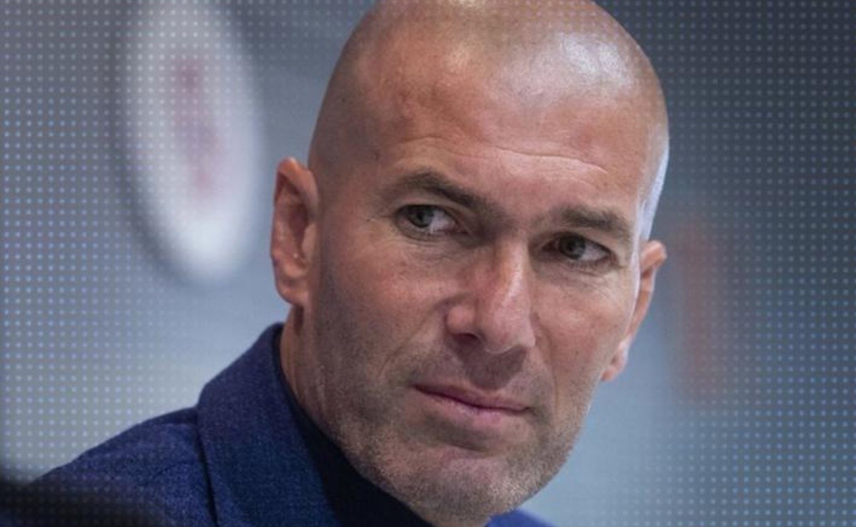 Zidane dang khien tat ca ngo ngang hinh anh