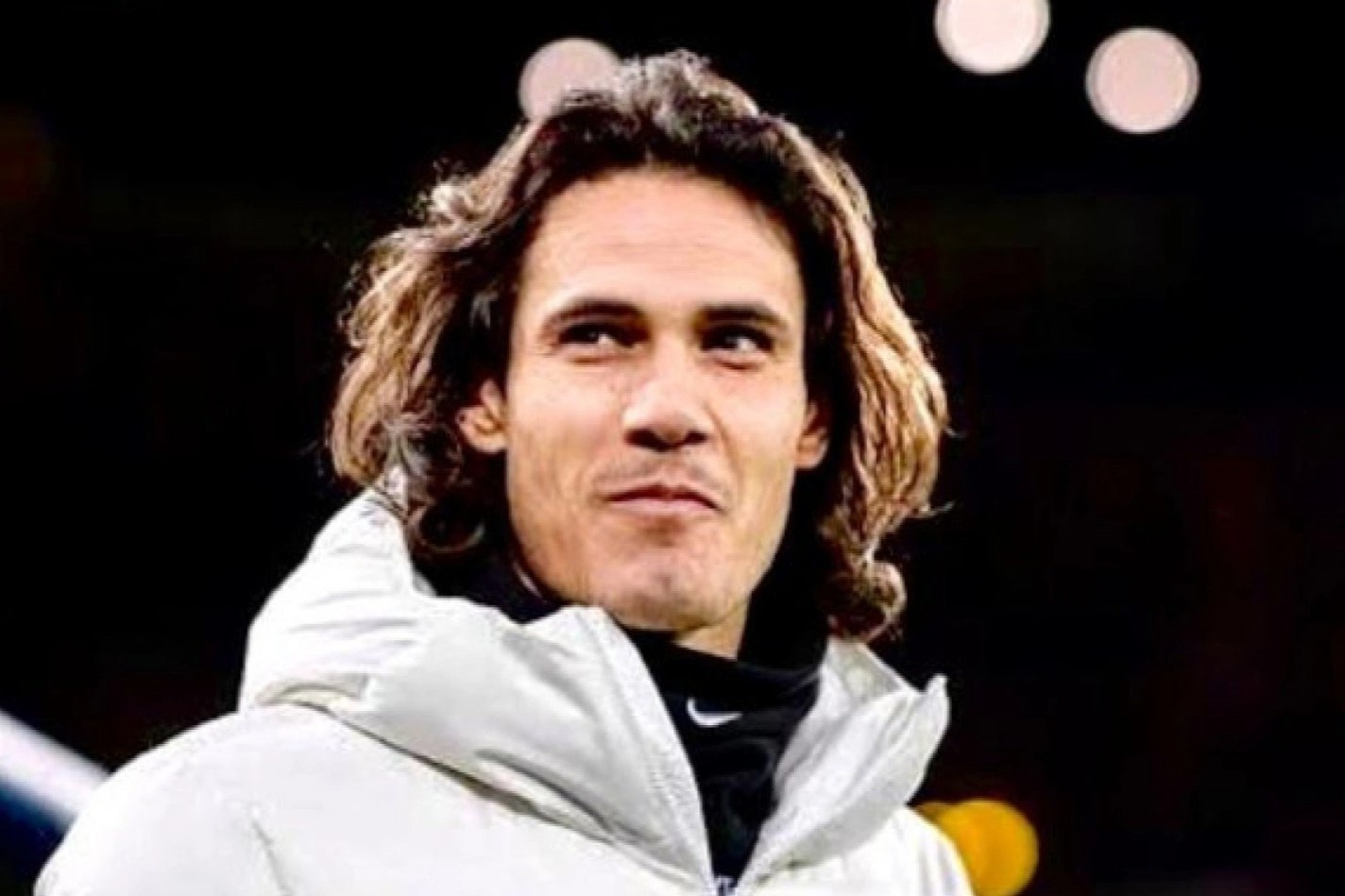 Cavani la chai vang tuyet hao hinh anh