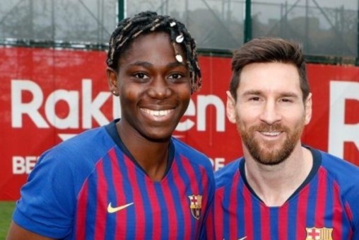 Nu tien dao Barcelona tra loi phong van Zing hinh anh