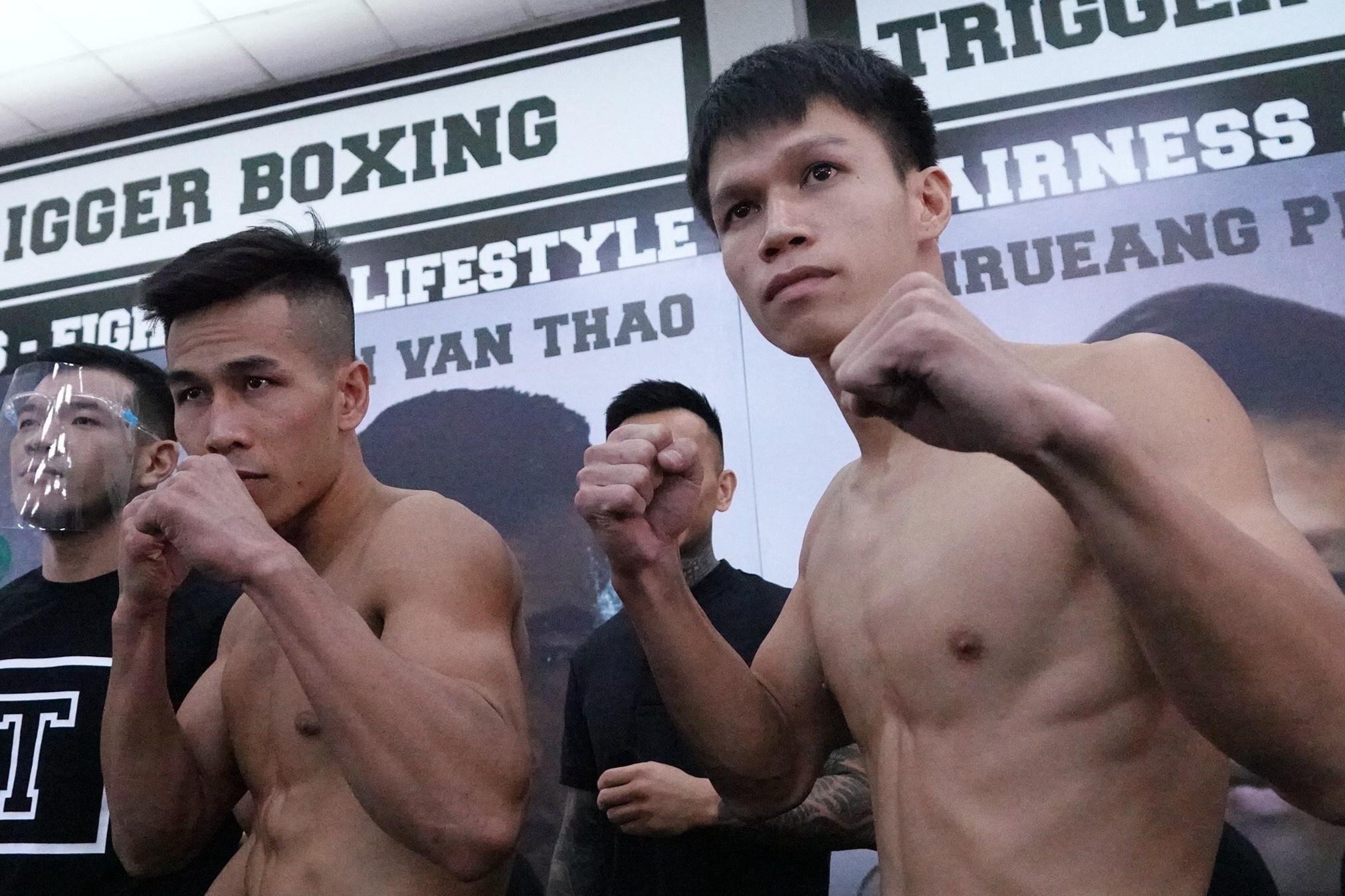 Tran dau dac biet cua nha vo dich WBC Tran Van Thao hinh anh