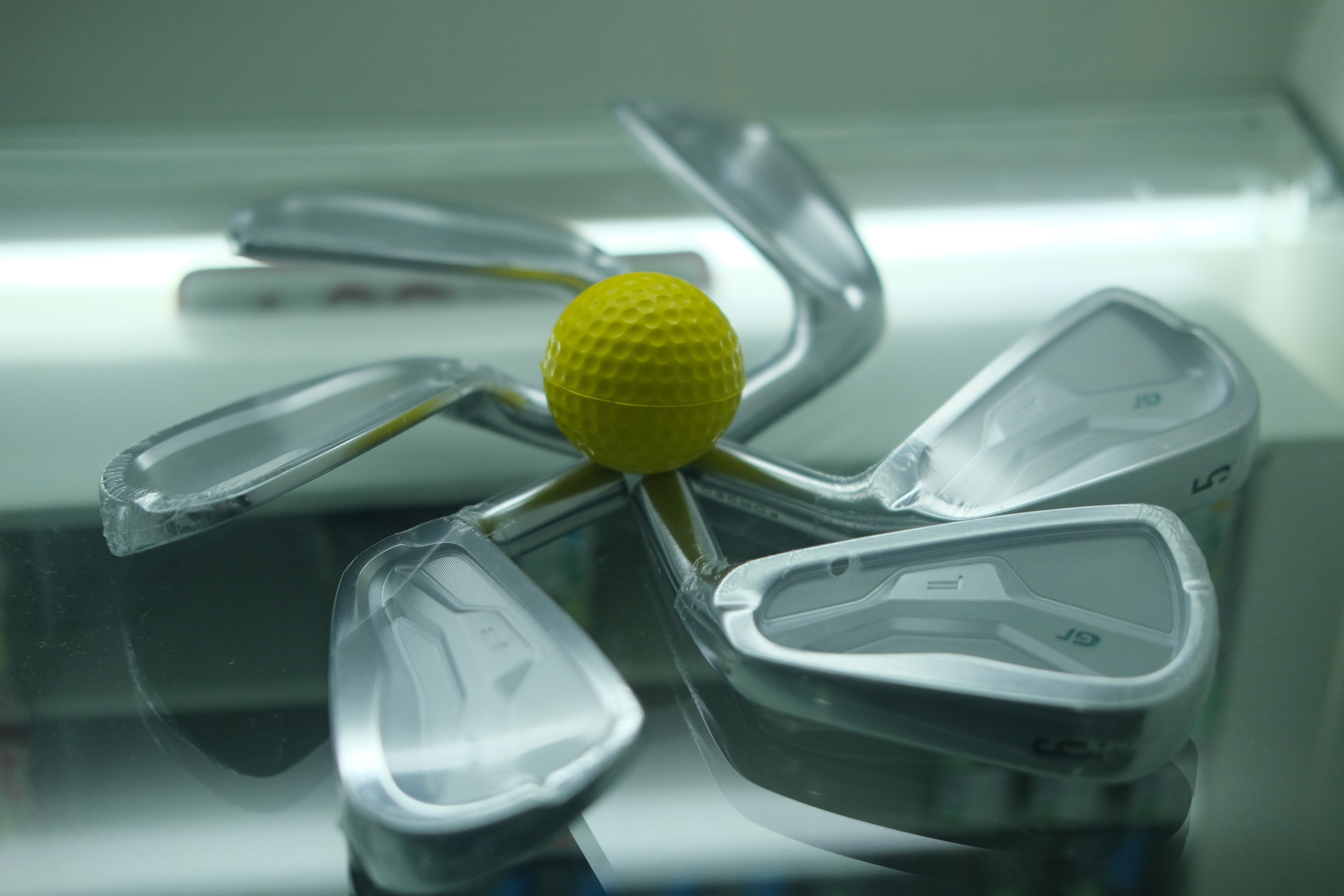 Cong nghe moi den tu Thuy Si cho lang golf Viet Nam hinh anh