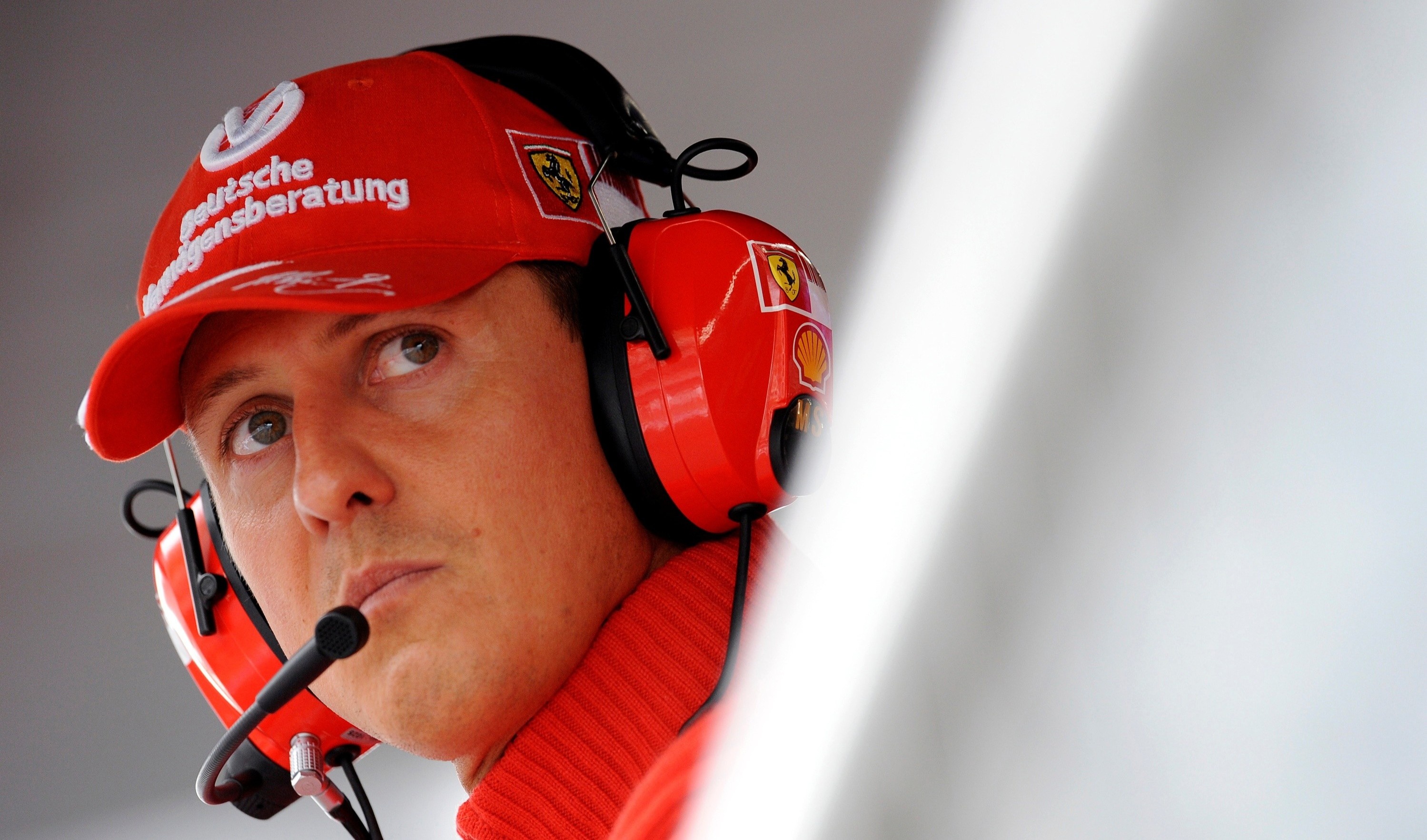 Michael Schumacher hien ra sao? hinh anh