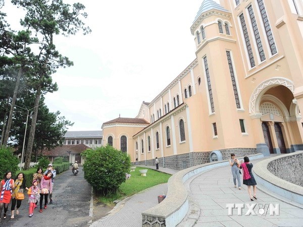 Tao goc Da Lat tai DSQ Viet Nam o mot so nuoc hinh anh