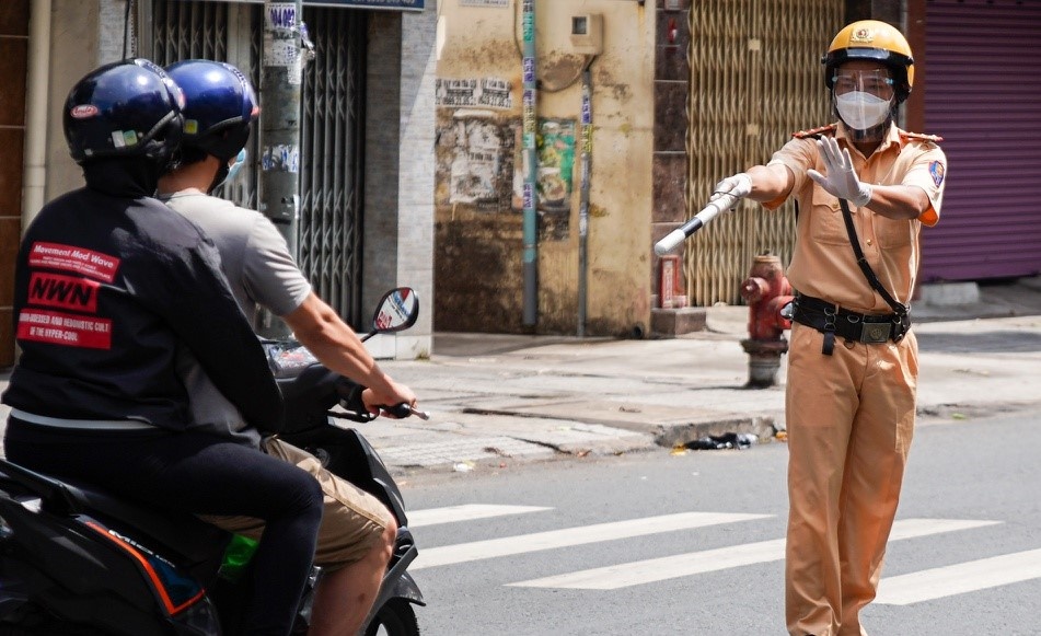 Cho vo di lam, toi co vi pham Chi thi 16? hinh anh