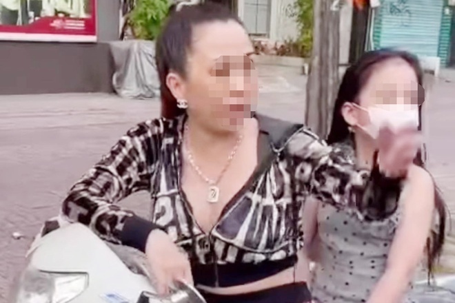 Luat su: 'Can phat nang nguoi phu nu khong deo khau trang' hinh anh