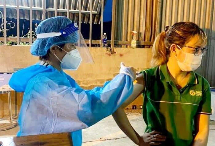 Binh Duong nghien cuu cap the xanh cho cong nhan,  kha chat vung do,  Tinh uy Binh Duong,  Nguyen Hong Chuong,  So Y te Binh Duong anh 1