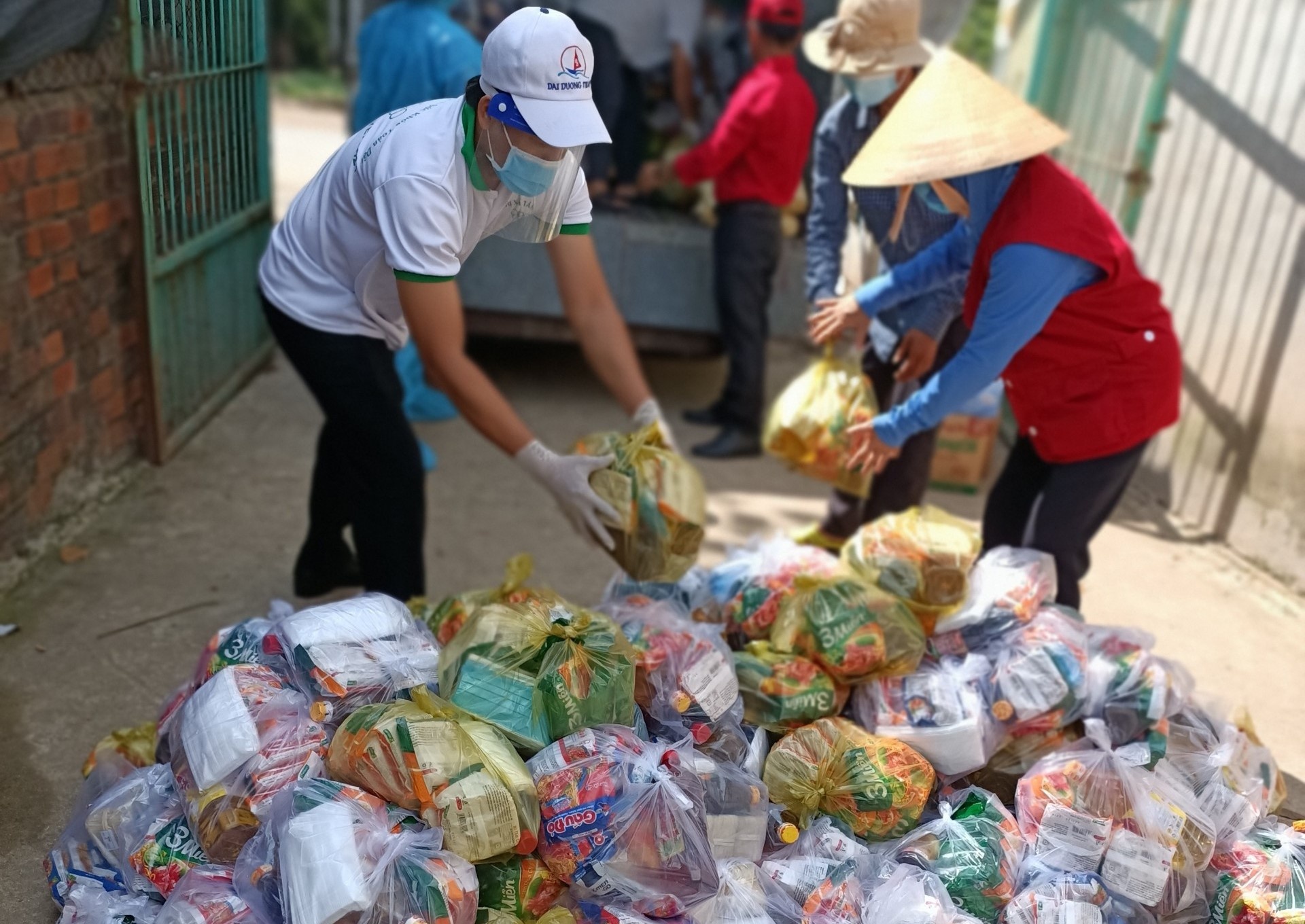 UBND tinh Binh Duong,  So Lao dong Thuong binh va xa hoi,  Nguyen Ngoc Hang,  anh huong dich benh covid-19,  ho tro nguoi lao dong anh 1