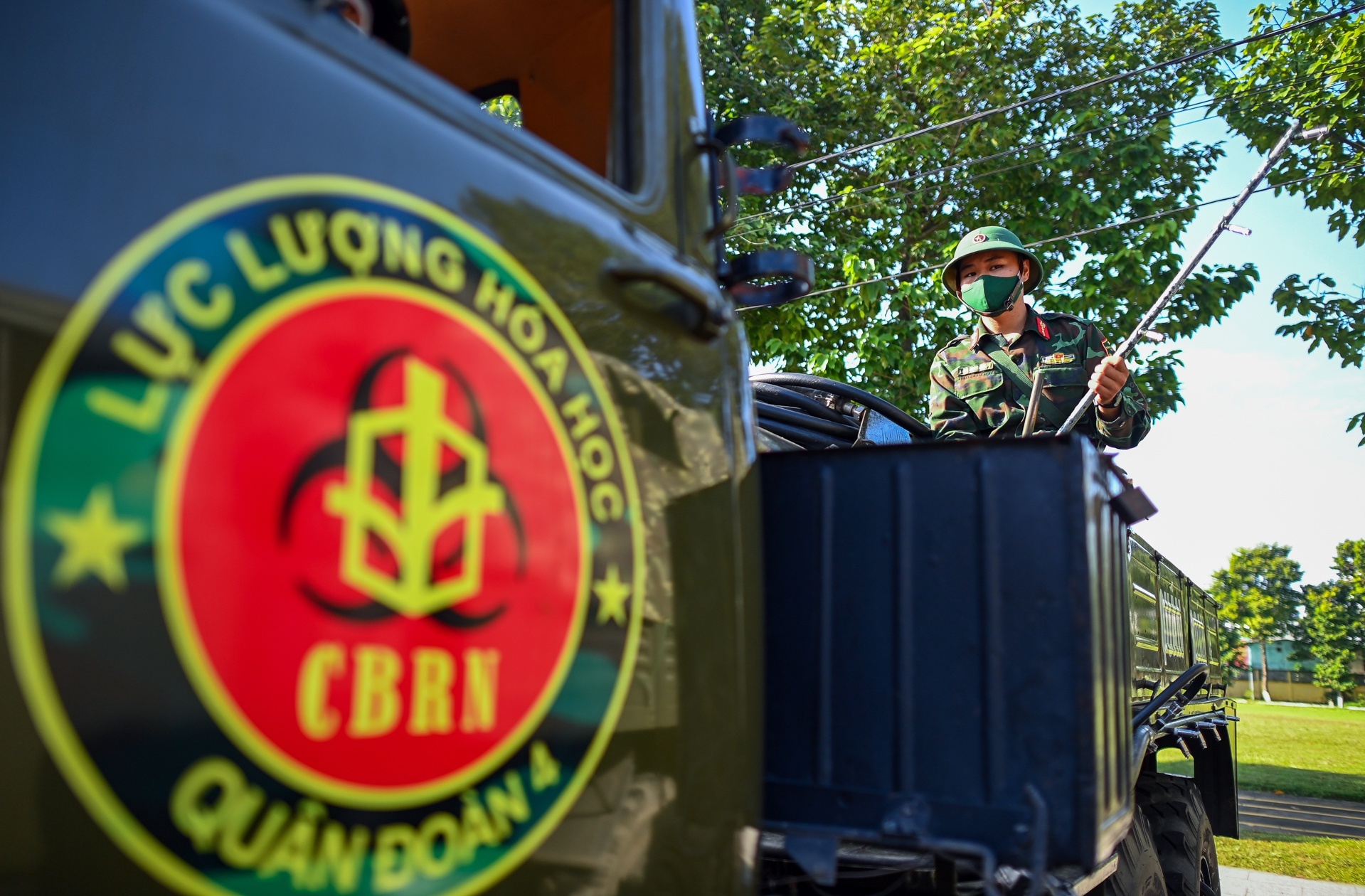 Quan doi ho tro Binh Duong, chuan bi kich ban 100.000 ca nhiem nCoV hinh anh