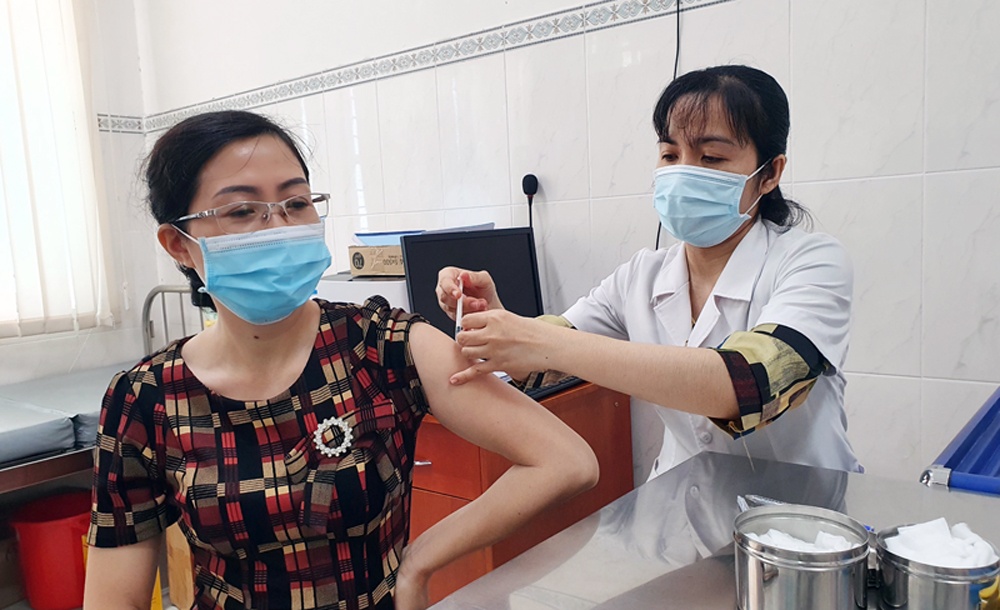 Dong Nai kien nghi Bo Y te,  Dong Nai xin phan bo them gan 3 trieu lieu vaccine,  So Y te Dong Nai,  Phan Huy Anh Vu anh 1